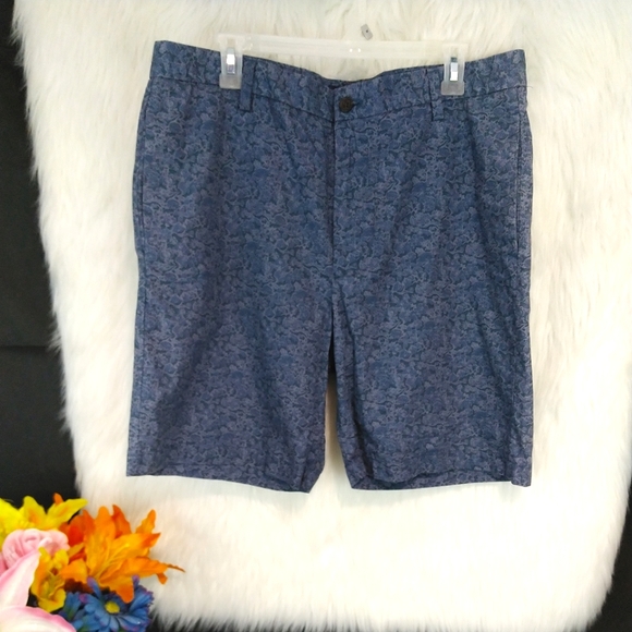 Chaps Men's Blue Floral Shorts Size 36 - Picture 1 of 9